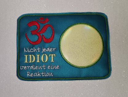 Mugrug "OM - Idiot" – Bild 5
