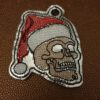 Anhänger Skull / Totenkopf mit Nikolausmütze – Bild 7