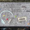 Spruch - MUSIK an, WELT aus (2 Versionen) – Bild 6